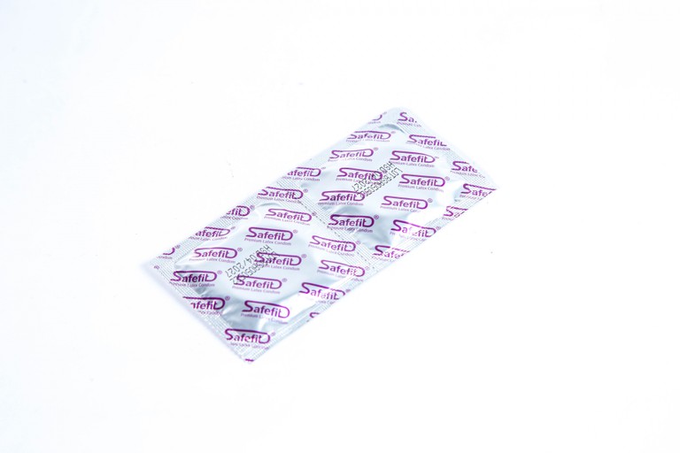 Bao cao su Safefit Freezer Max S52 chứa nhiều gel làm mát, kéo dài thời gian (10 cái)