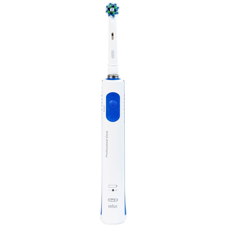 Bàn chải đánh răng điện Oral-B Pro600 D16.513 loại bỏ các mảng bám, làm sạch răng và khoang miệng cho người lớn