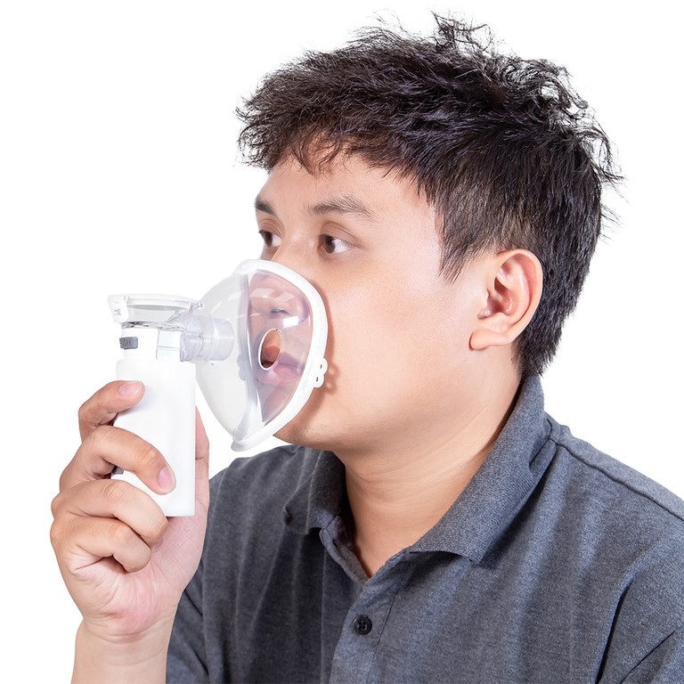 Máy xông khí dung Yuwell M103 cầm tay hỗ trợ điều trị các bệnh về đường hô hấp