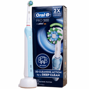 Bàn chải đánh răng điện Oral-B Pro 500 Crossaction loại bỏ các mảng bám và vết ố trên răng