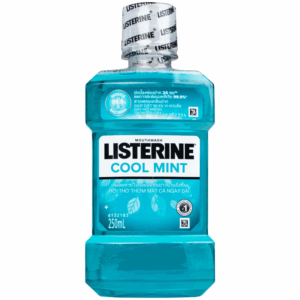 Nước súc miệng Listerine Cool Mint bảo vệ khoang miệng suốt 24h khỏi vi khuẩn hôi miệng, mảng bám, viêm nướu (250ml)